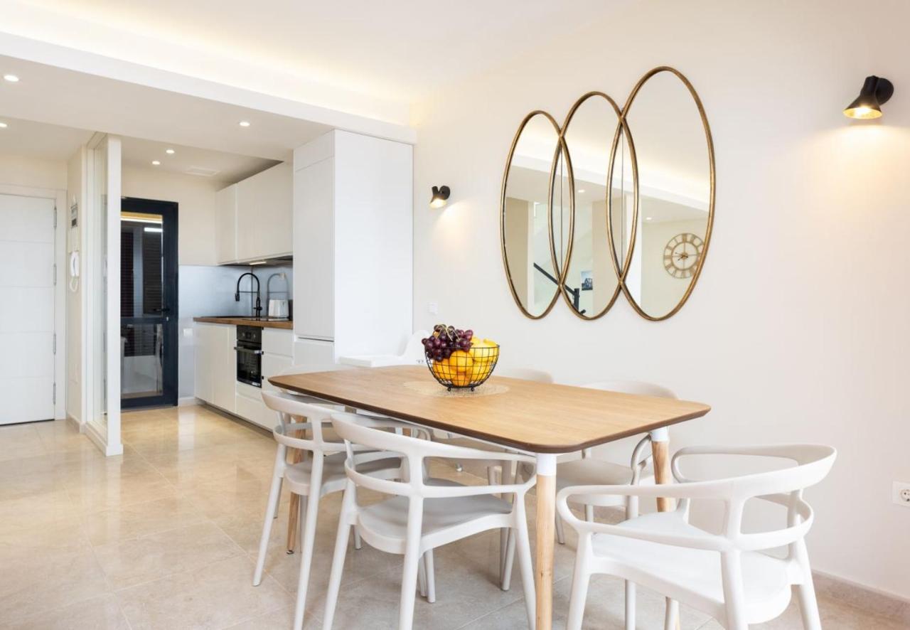 Sunny Castillo Apartment Коста-де-Антигуа Экстерьер фото
