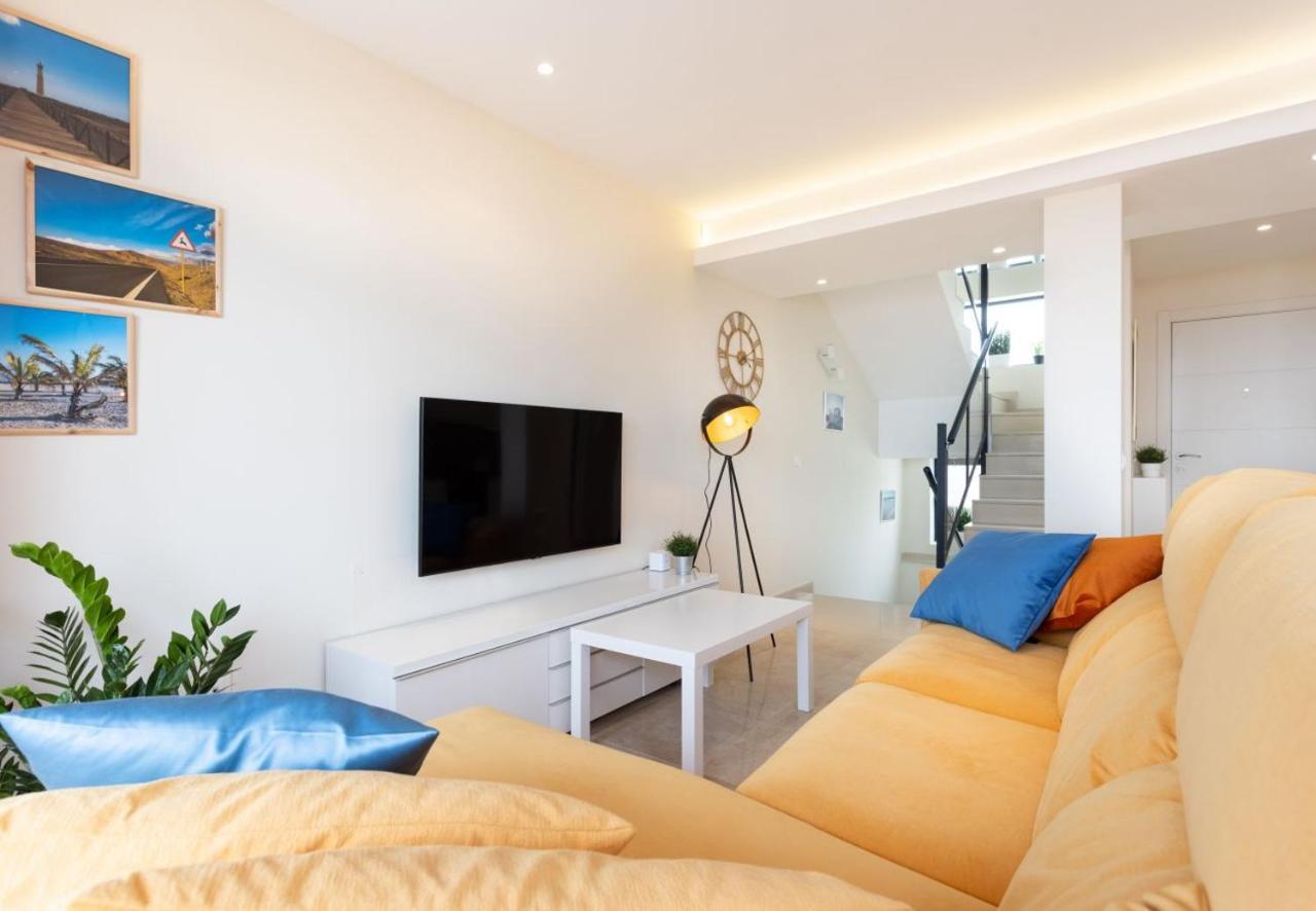 Sunny Castillo Apartment Коста-де-Антигуа Экстерьер фото