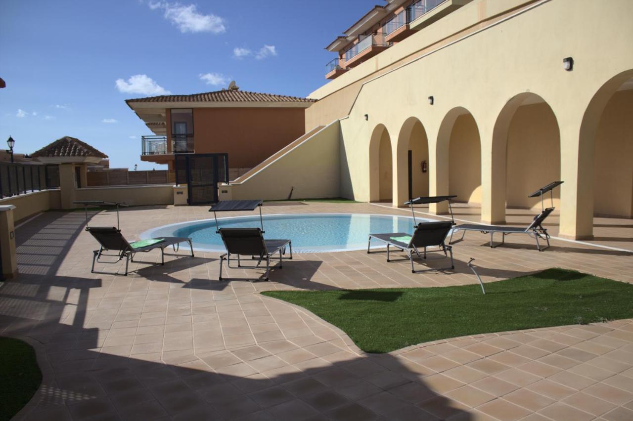 Sunny Castillo Apartment Коста-де-Антигуа Экстерьер фото
