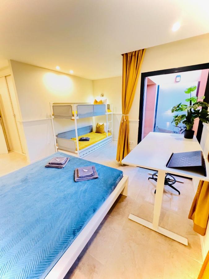 Sunny Castillo Apartment Коста-де-Антигуа Экстерьер фото